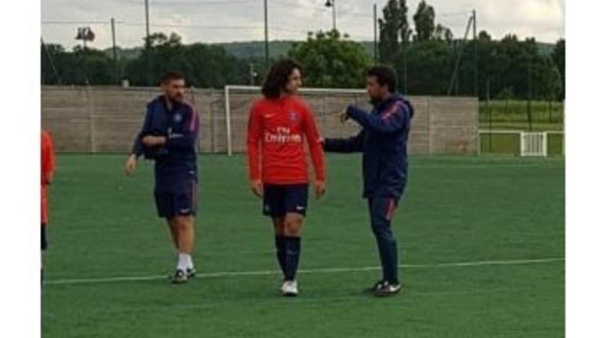 Emre Demir Psg Kampında G&ouml;z Doldurdu