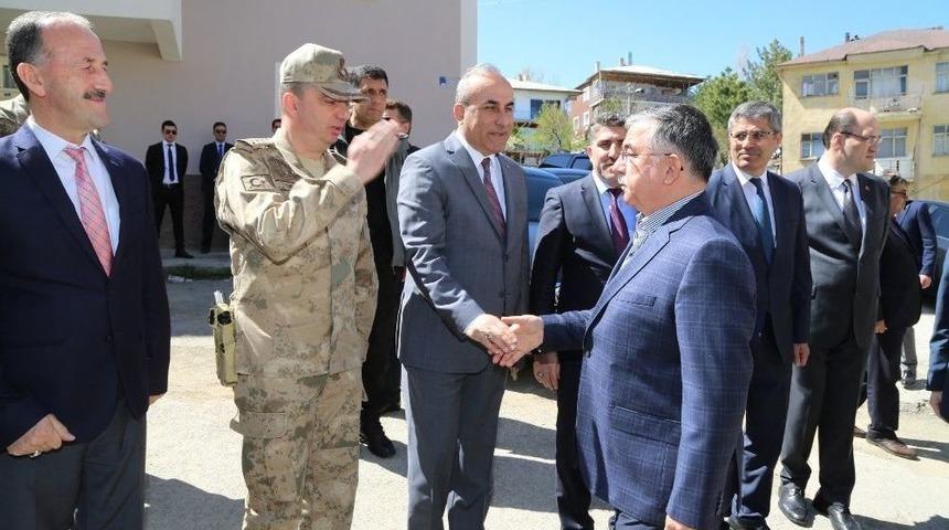 Bakan Yılmaz, Sivas&rsquo;ta Cenaze T&ouml;renine Katıldı