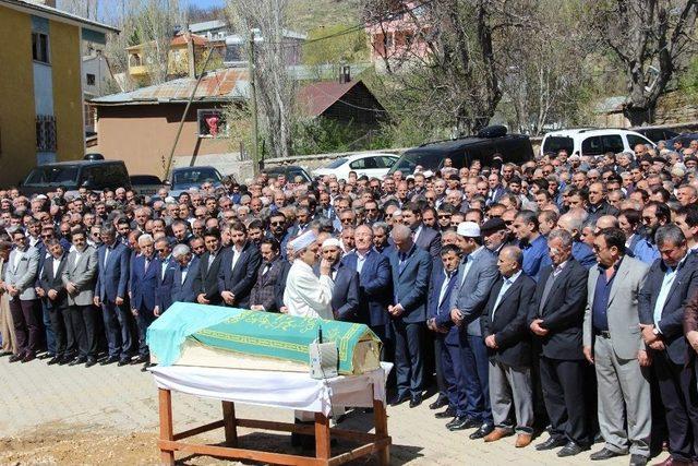 Bakan Yılmaz, Sivas’ta Cenaze Törenine Katıldı