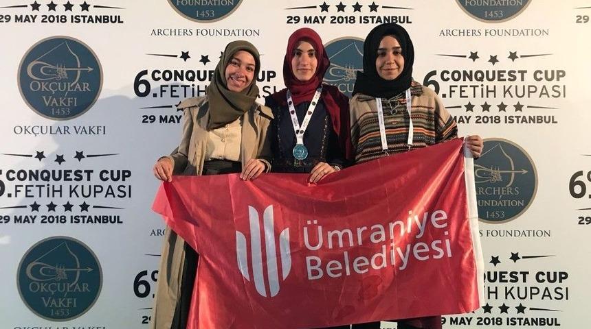 &Uuml;mraniye Belediyesi 6&rsquo;ncı Fetih Kupası Geleneksel Ok&ccedil;uluk Yarışmasında D&uuml;nya İkincisi Oldu