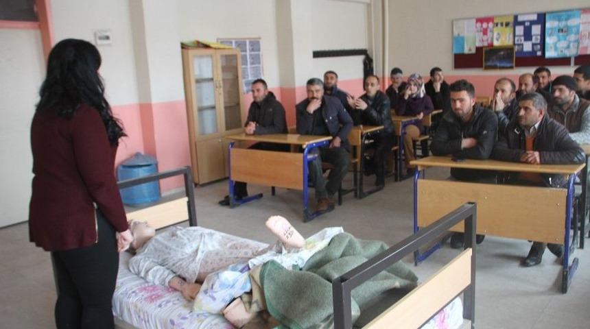 Malazgirt Belediyesi Personeline İlkyardım Eğitimi