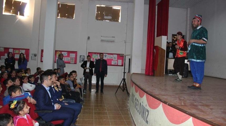 K&ouml;y Okullarında Tiyatro Etkinliği