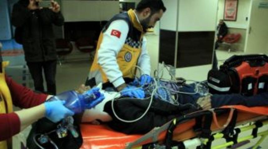 Hurda Toplarken Kalbi Duran Yaşlı Adam 20 Dakika Sonra Hayata D&ouml;nd&uuml;r&uuml;ld&uuml;