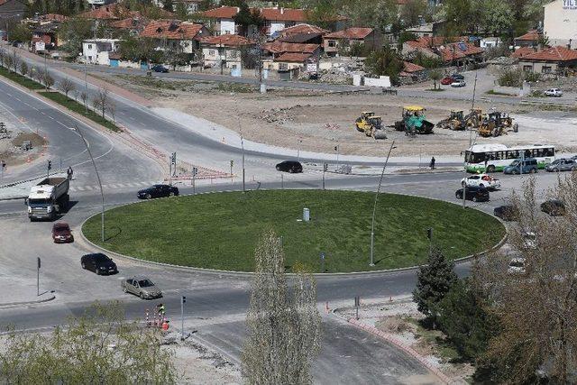 Tuna Caddesi Katlı Kavşağı Hizmete Açıldı