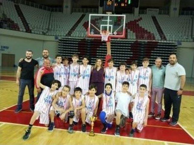 Asat, Basketbolda Kupaları Topladı