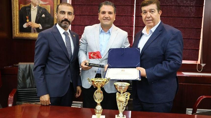 Gto&rsquo;dan Şampiyon Hokeycilere Tebrik