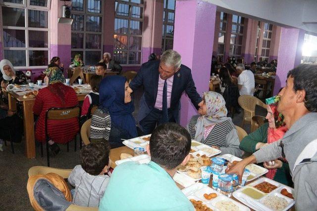 Kozlu’da Geleneksel İftar Programları Devam Ediyor