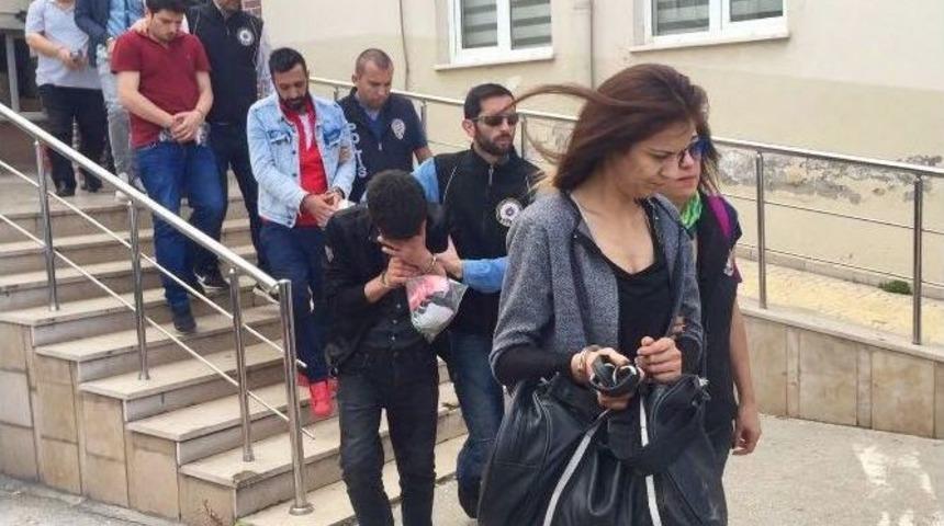 Bursa&rsquo;da Uyuşturucu Operasyonu: 14 G&ouml;zaltı