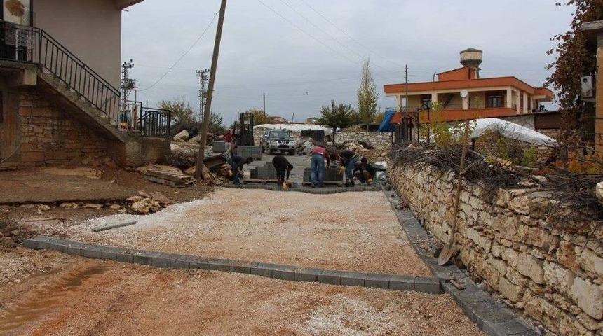 Hani&rsquo;nin Kırsal Mahallelerinde Yol Yapım &Ccedil;alışması S&uuml;r&uuml;yor