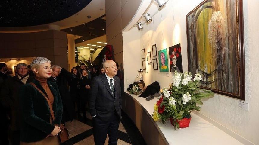 Yaşar, &lsquo;art&rsquo;alan&rsquo; Sergisini Gezdi