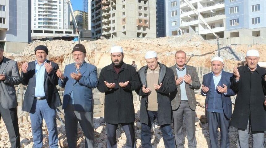 Mardin&rsquo;de Cami Temeli Dualarla Atıldı