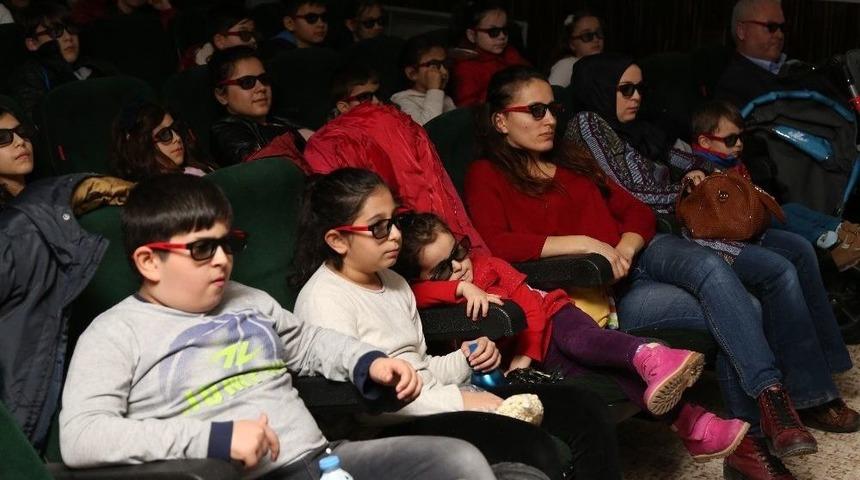 Odunpazarı Belediyesi 3d Film G&ouml;sterimlerine Devam Ediyor