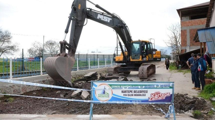 K&ouml;sek&ouml;y&rsquo;de Bozulan Yollar Yenileniyor