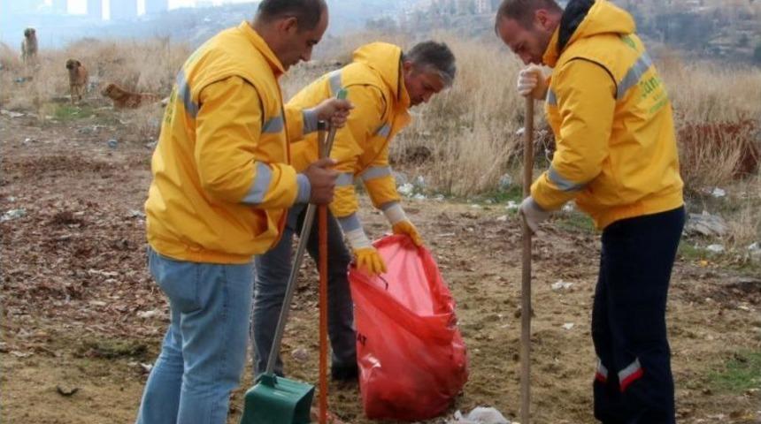 Sokak Hayvanları İ&ccedil;in Kar Yağmadan Temizlik Yapıldı