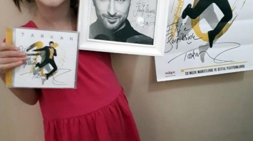 Megastar Tarkan’dan Alkışlanacak Davranış