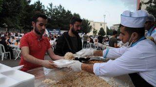 Öğrencilerden Kızılay Ve Belediyeye Teşekkür