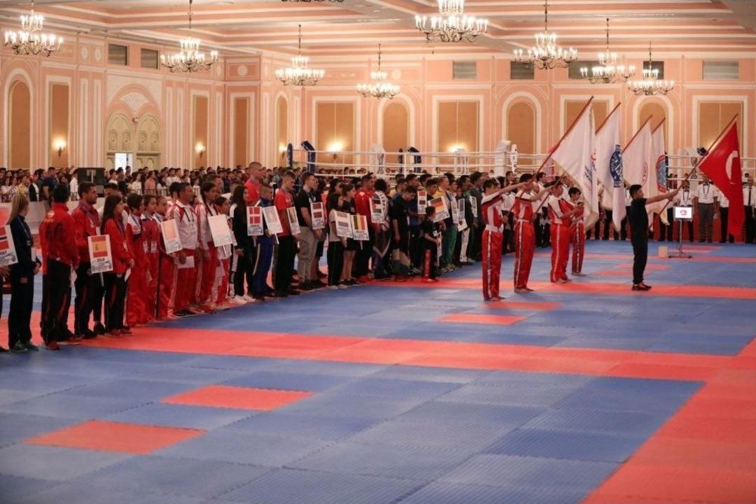 Arnavutk&ouml;y, Şampiyonaya Fırtına Gibi Başladı