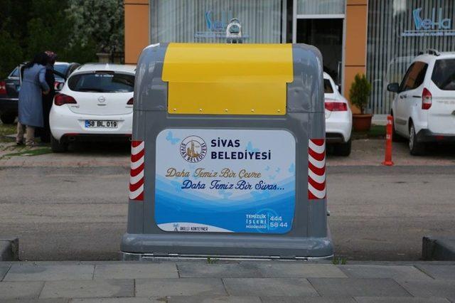 Sivas’ta Çöp Konteynerleri Değişiyor