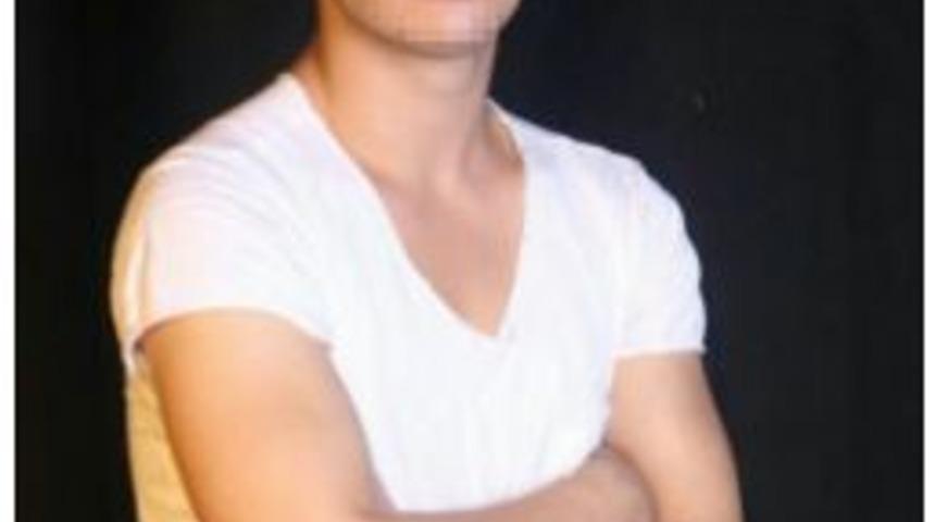 &Uuml;nl&uuml; Y&ouml;netmen Mustafa Kemal Uzun Evinde &Ouml;ld&uuml;r&uuml;ld&uuml;