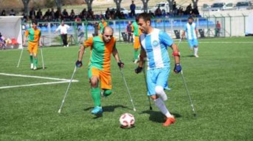 B&uuml;y&uuml;kşehir Belediyesi Ampute Futbol Takımı Şampiyonluk İ&ccedil;in Son Virajda