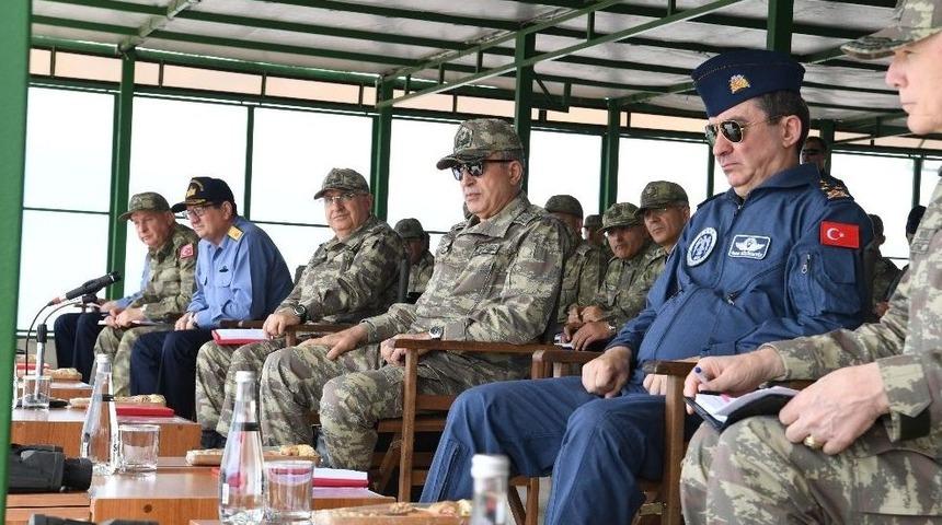 Orgeneral Akar, Ege Ordu Komutanlığında İncelemelerde Bulundu