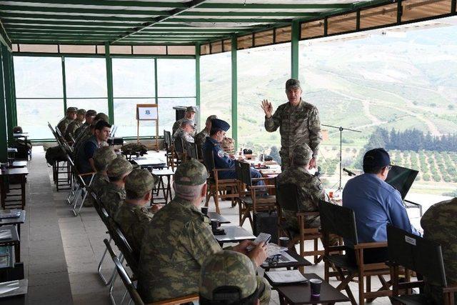 Orgeneral Akar, Ege Ordu Komutanlığında İncelemelerde Bulundu