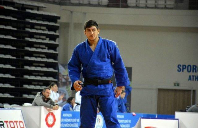 Şişmanlar Judoda Tarih Yazmaya Devam Ediyor