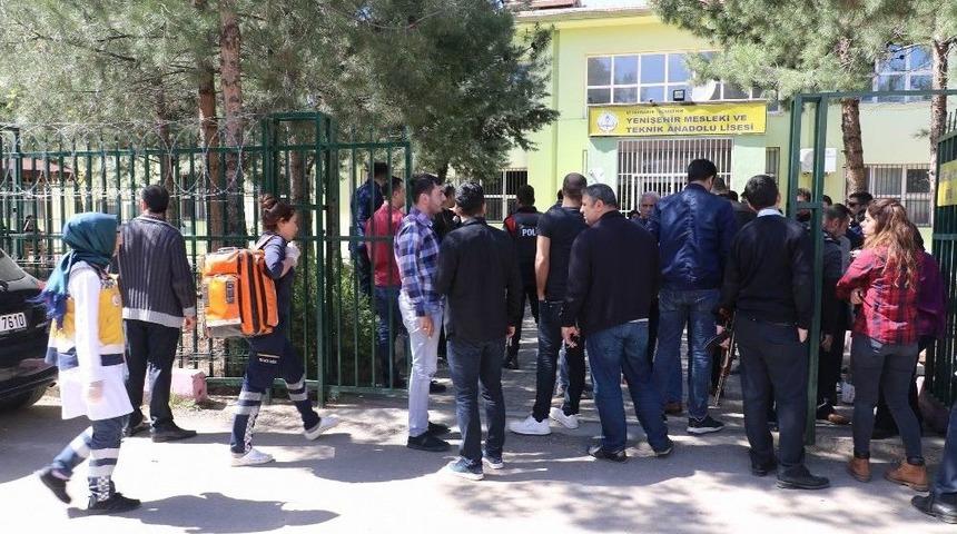 Okulda Dehşet Sa&ccedil;an Kız &Ouml;ğrenci Taburcu Edildi