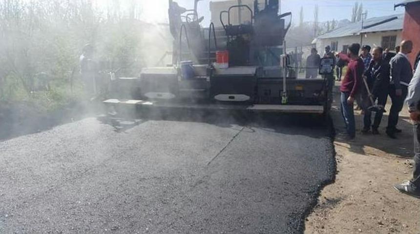 Mahalle Yolları Asfaltlanıyor