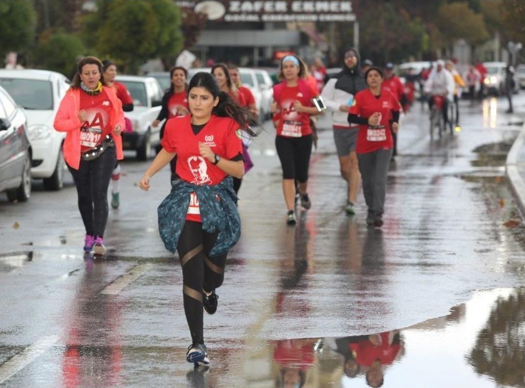 Gaziemir Atası İ&ccedil;in Koştu