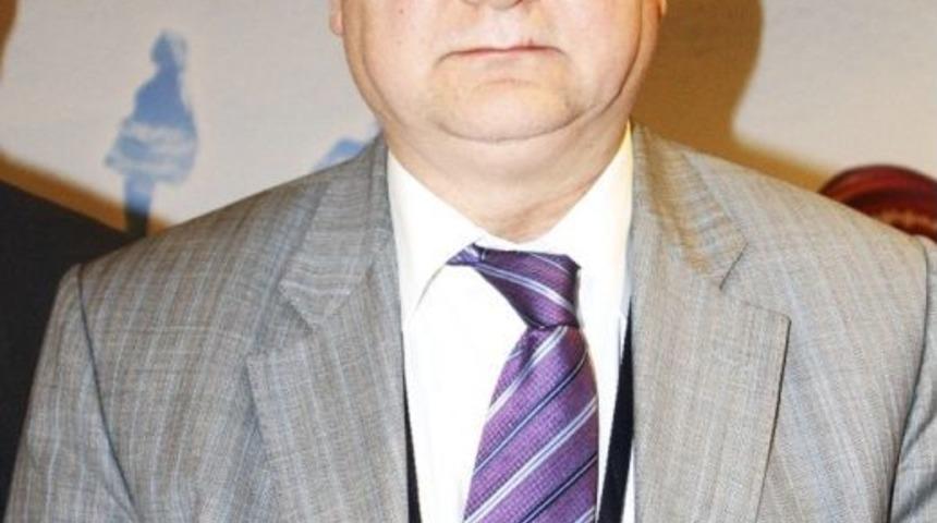 Prof. Dr. Kalyoncu: "1 Milyar İnsanın T&uuml;t&uuml;n &Uuml;r&uuml;nleri Nedeniyle Yaşamını Yitirmesi Beklenmektedir"