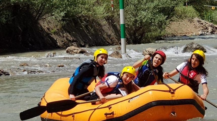 Hakkari Ekibinden T&uuml;rkiye &Uuml;&ccedil;&uuml;nc&uuml;l&uuml;ğ&uuml;