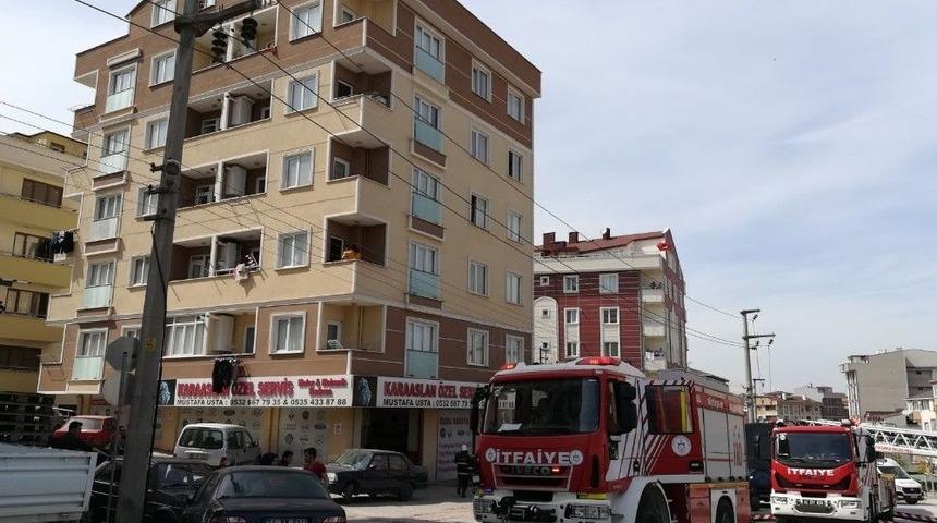 Ocakta Unutulan Tencere İtfaiye Ekiplerini Alarma Ge&ccedil;irdi