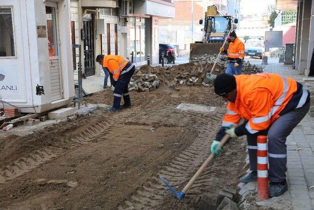 Başkan Özakcan Yol Çalışmalarını Yerinde İnceledi