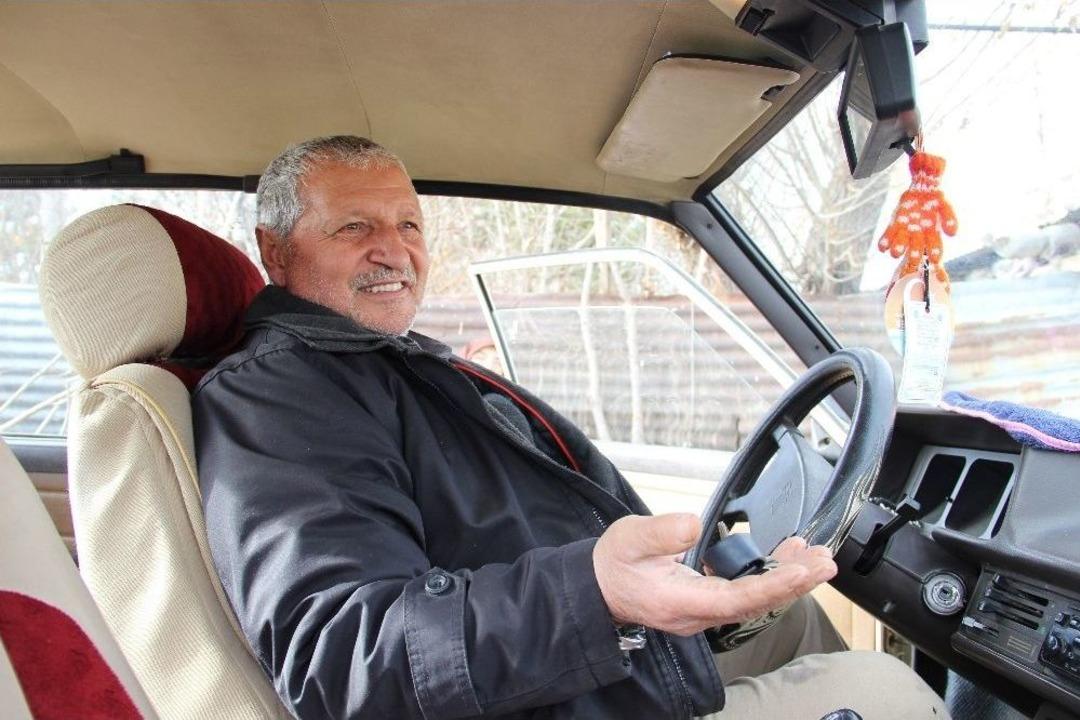 25 Yıllık Otomobilini G&uuml;neşte, Soğukta Ve Yağmurda Kullanmıyor