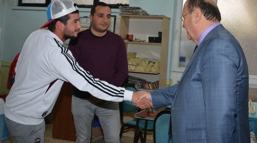 Başkan Özakcan, Esnafın Sorunlarını Dinledi