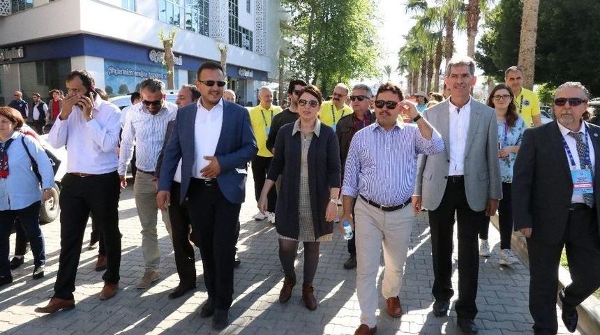 Zıpkıncılar, Mehter Eşliğinde Kortej Y&uuml;r&uuml;y&uuml;ş&uuml; Yaptı