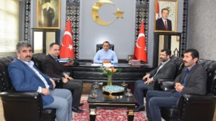 Kaymakam Kaya’dan Kitap Sözü