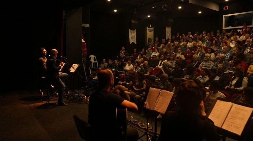 Erkan Y&uuml;cel Sahnesi&rsquo;nde Şiir Ve Dans G&ouml;sterisi