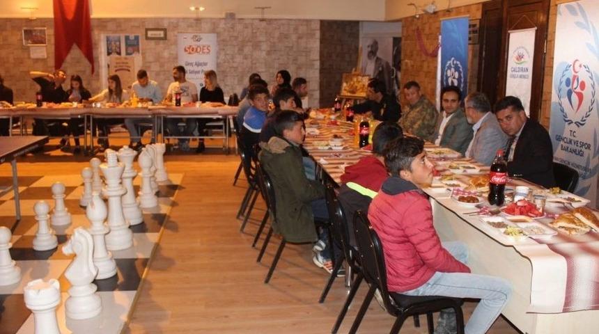 Kaymakam Dundar, Sporcularla İftar A&ccedil;tı