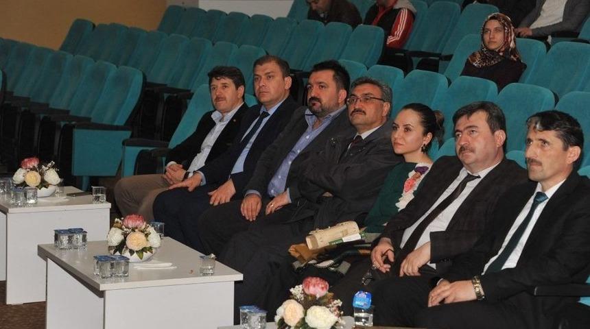 Boz&uuml;y&uuml;k&rsquo;te Değerler Eğitimi Konferansı