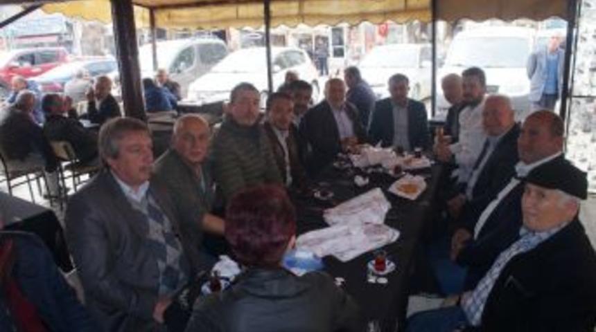 Lapseki&rsquo;de Alparslan T&uuml;rkeş Hayrına Lokma Dağıtıldı