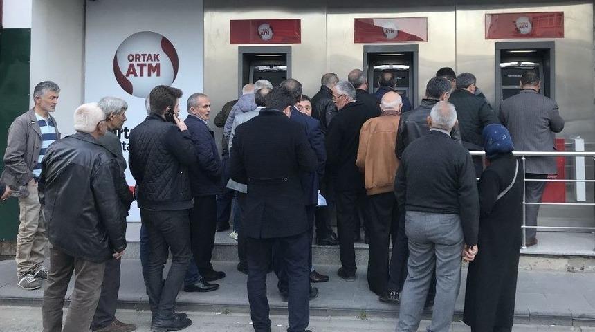 Fındık Destek &Ouml;demeleri Hesaplara Yattı, &Uuml;reticiler Atm&rsquo;lere Akın Etti