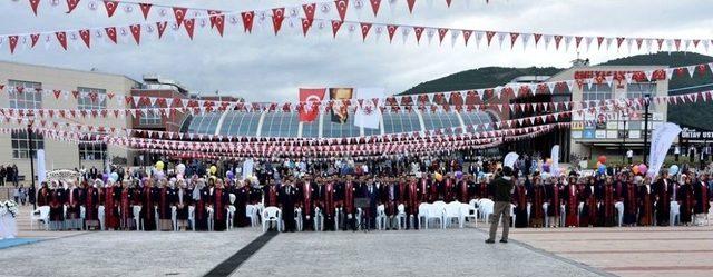 Omü İlahiyat Fakültesi 500 Mezun Verdi