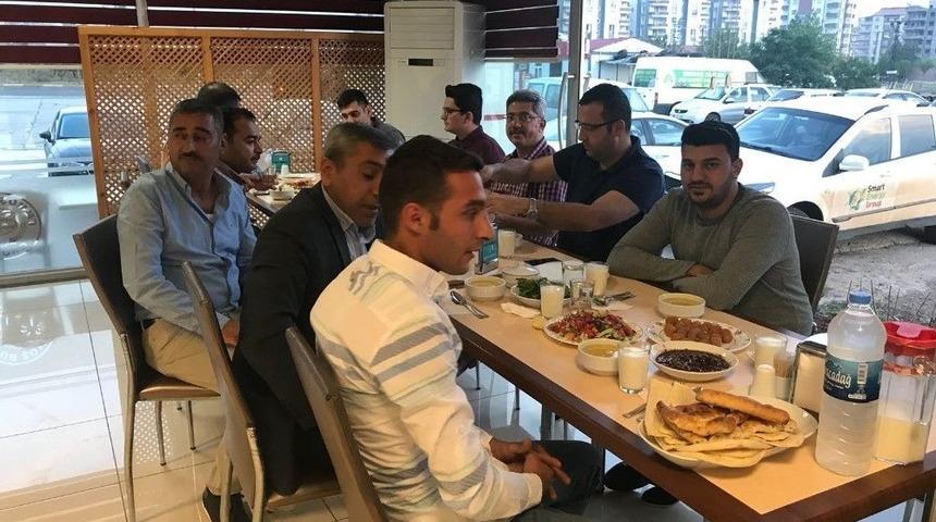Siverek Milli Eğitim M&uuml;d&uuml;rl&uuml;ğ&uuml; Camiası İftarda Bir Araya Geldi