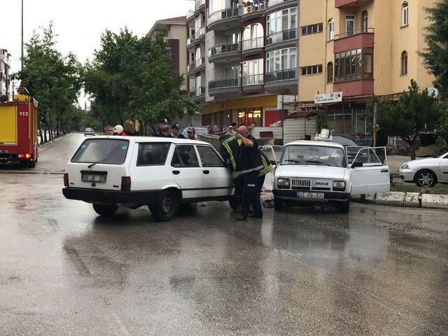 Isparta’da Trafik Kazası: 2 Yaralı