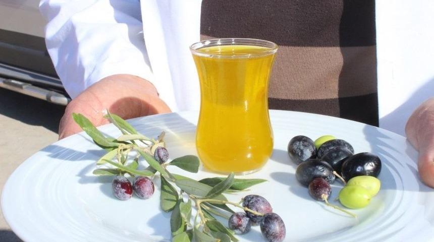 Zeytine Destek &Ccedil;ift&ccedil;inin Y&uuml;z&uuml; G&uuml;ld&uuml;rd&uuml;