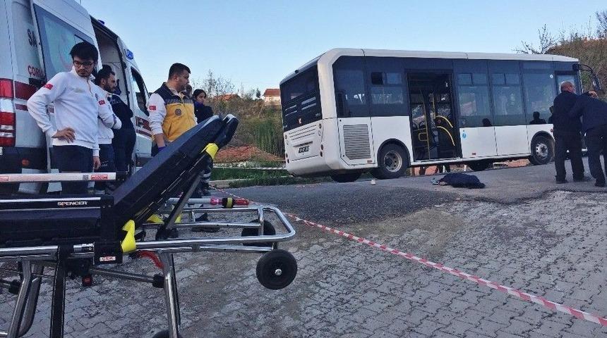Belediye Otob&uuml;s&uuml;n&uuml;n Altında Kalan &Ccedil;ocuk Hayatını Kaybetti