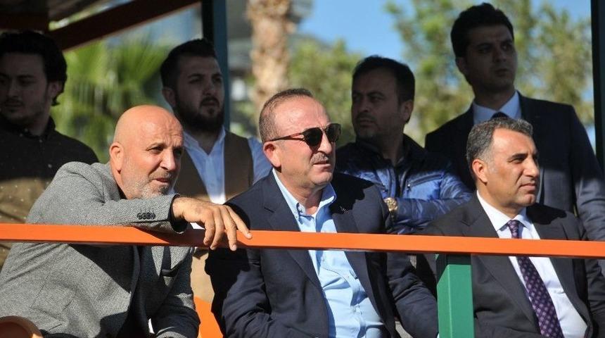 Bakan &Ccedil;avuşoğlu&rsquo;ndan Alanyaspor&rsquo;a Moral Ve Destek Ziyareti