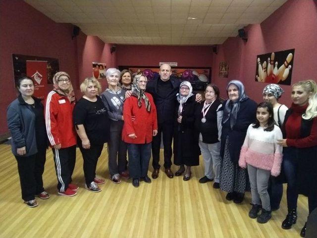 Kırklareli’de “veteran, Yetişkin Bowling Turnuvası” Düzenlendi